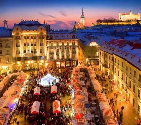 The Christmas Market 아파트